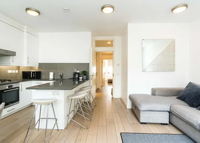 Spacious 2 Bedroom / Earls Court / Kensington